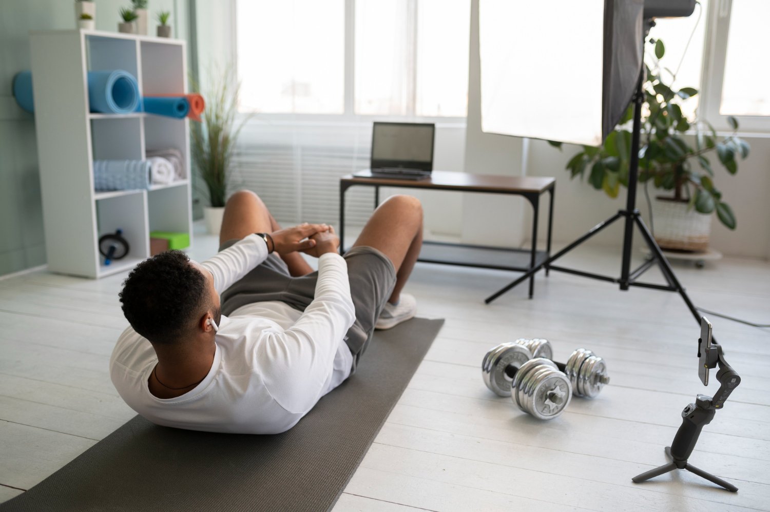 The Benefits of Using CBD Roll-Ons Mid-Workout
